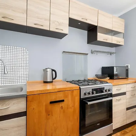 Family 3 Bedroom With Balcony In Cracow By Renters Krakkó