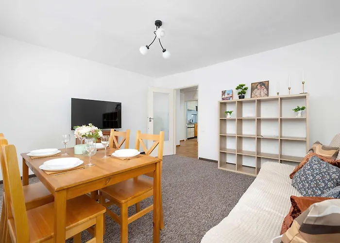 Διαμέρισμα Cozy With Balcony In Cracow By Renters *