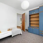شقة Family 3 Bedroom With Balcony In Cracow By Renters