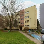 Apartment Family 3 Bedroom With Balcony In Cracow By Renters *