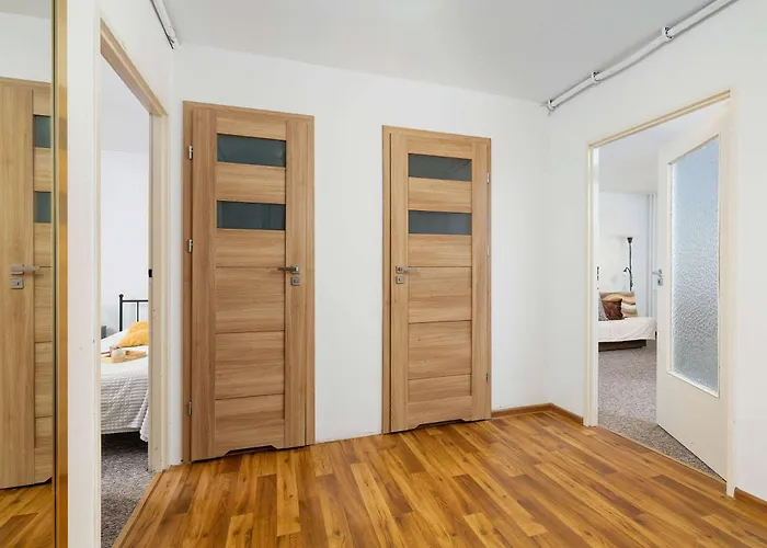 شقة Cozy With Balcony In Cracow By Renters *