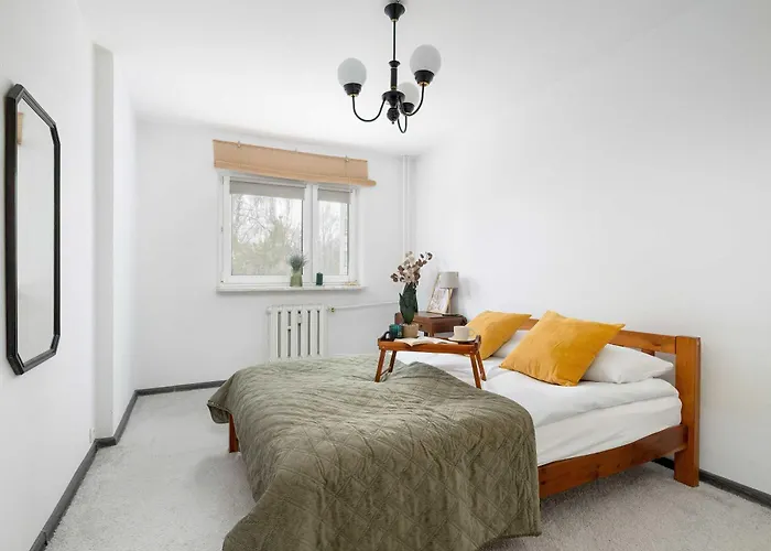 Cozy With Balcony In Cracow By Renters Apartment *