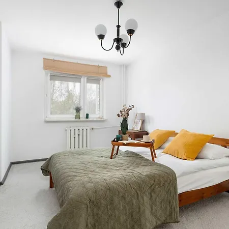 Family 3 Bedroom With Balcony In Cracow By Renters Appartement *
